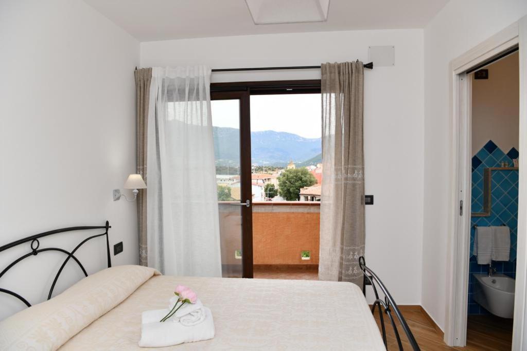 B&B Peonia Orgosolo Eksteriør billede